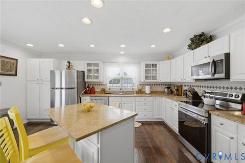 Tiny photo for 308 Meadow Circle, Emporia, VA 23847 (MLS # 2614494)