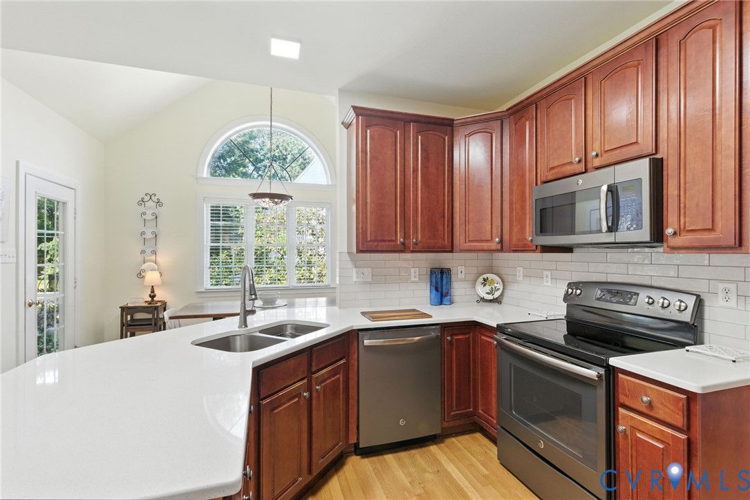 3329 White Chimneys Court