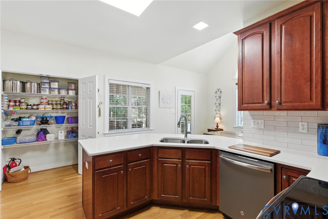 3329 White Chimneys Court