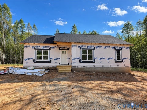 Photo of 15 Coffeys Road, Farmville, VA 23901 (MLS # 2627322)