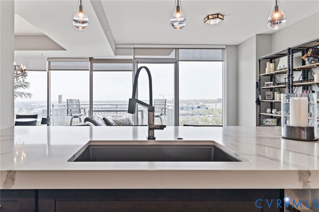 301 Virginia Street 1706/1708