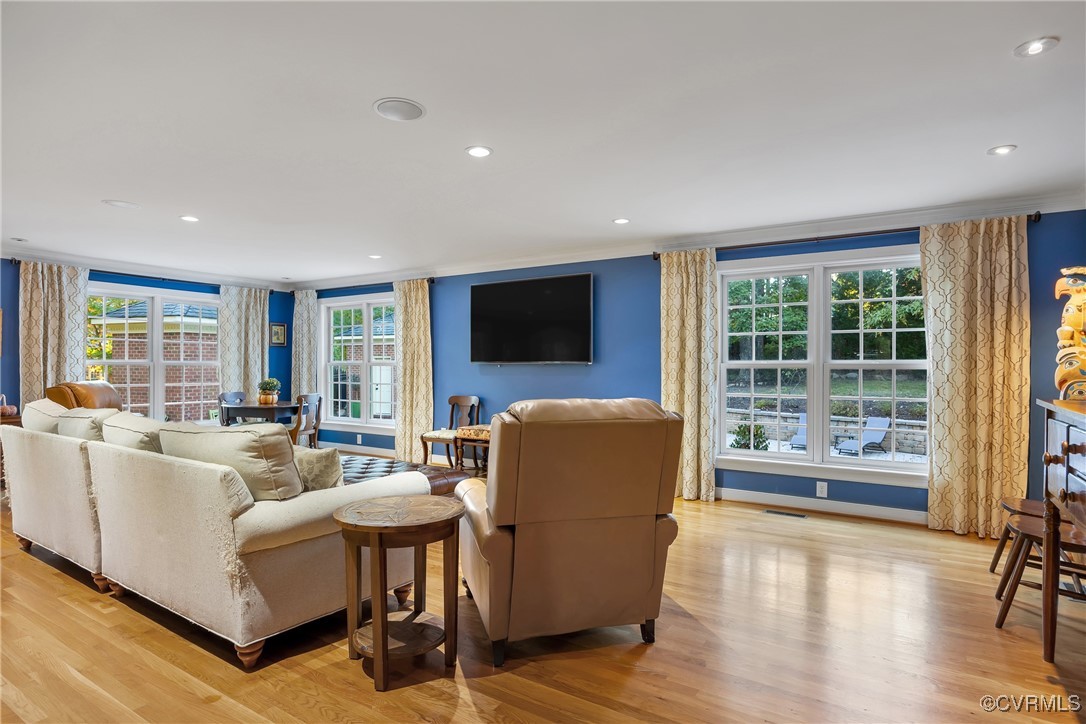 Henrico, Virginia 23238, United States, 6 Bedrooms Bedrooms, ,8 BathroomsBathrooms,Residential,Pending,21282