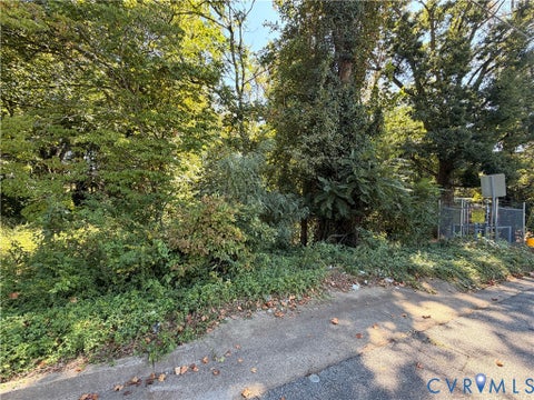Tiny photo for 1213 Roundabout Road, Martinsville, VA 24112 (MLS # 2626693)