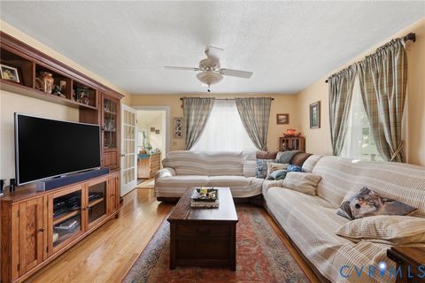 Tiny photo for 334 Pump Road, New Canton, VA 23123 (MLS # 2609198)