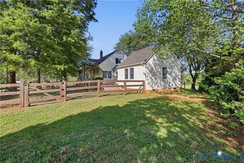 Tiny photo for 334 Pump Road, New Canton, VA 23123 (MLS # 2609198)