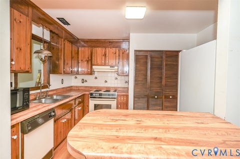 Tiny photo for 9329 Edington Drive, North Chesterfield, VA 23237 (MLS # 2622469)