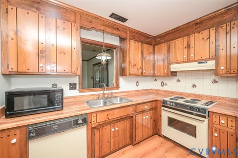Tiny photo for 9329 Edington Drive, North Chesterfield, VA 23237 (MLS # 2622469)
