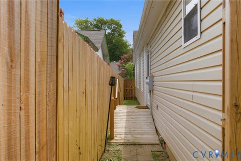 Tiny photo for 2013 Fairfax Avenue, Richmond, VA 23224 (MLS # 2619328)