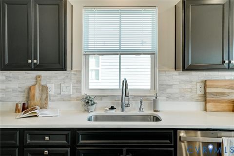 Tiny photo for 7571 Southamptonshire Way, New Kent, VA 23124 (MLS # 2530545)