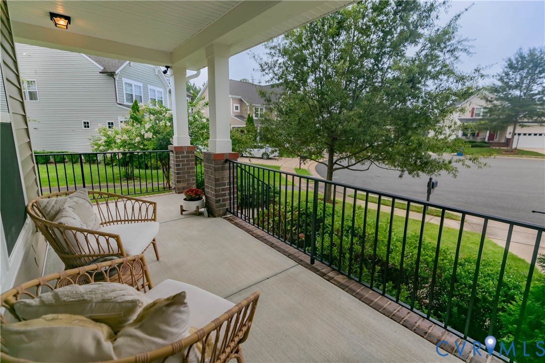 8859 Thornetop Court