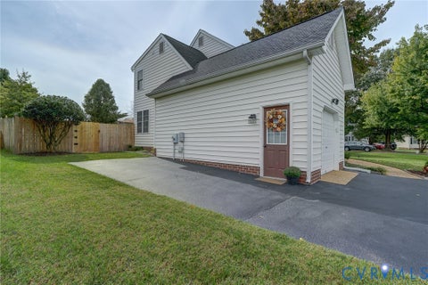 Tiny photo for 6333 Rolling Lawn Court, Mechanicsville, VA 23111 (MLS # 2627403)