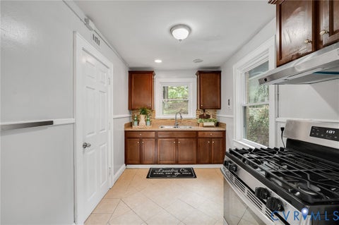 Tiny photo for 602 N 39th Street, Richmond, VA 23223 (MLS # 2628786)
