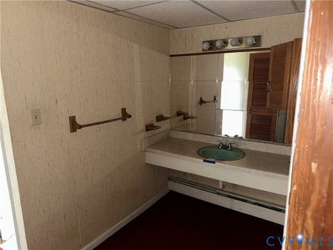 Tiny photo for 865 Olney Road, Vinton, VA 24179 (MLS # 2623431)