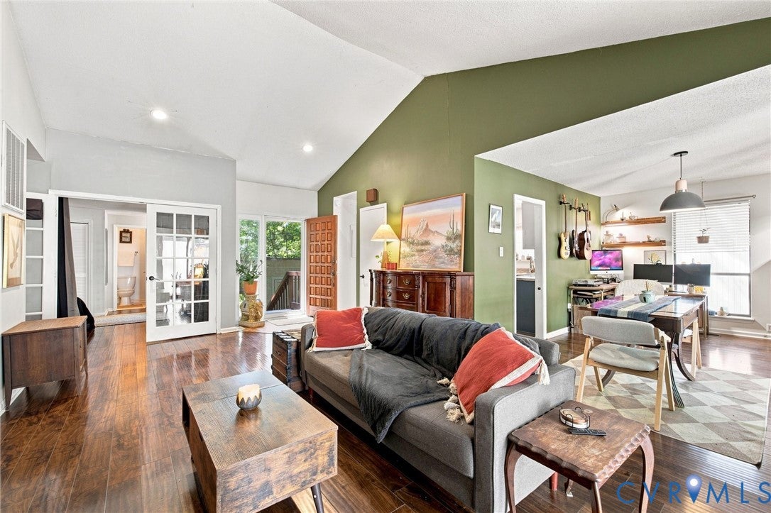 3113 Three Bridges Road