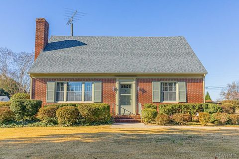 Photo of 215 Sunset Lane, Warsaw, VA 22572 (MLS # 2231453) Photo of 215 Sunset Lane, Warsaw, VA 22572 (MLS # 2231453)
