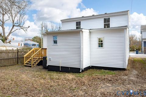 Tiny photo for 724 Wilson Street, Petersburg, VA 23803 (MLS # 2533454)