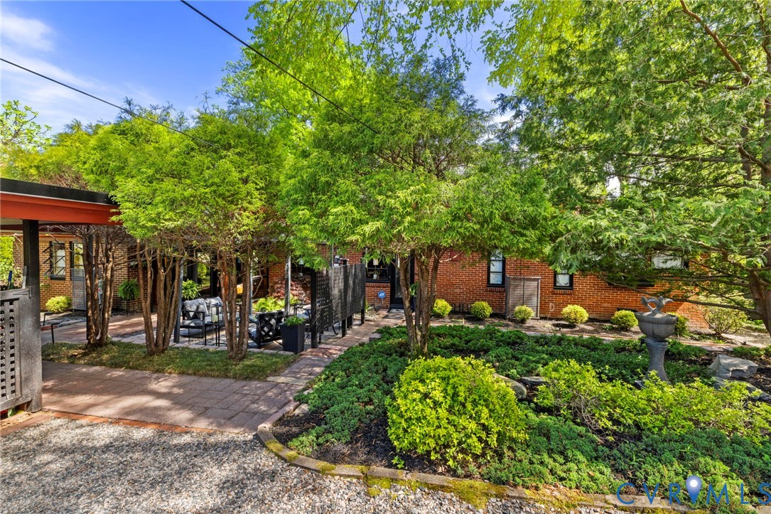 4904 Riverside Drive