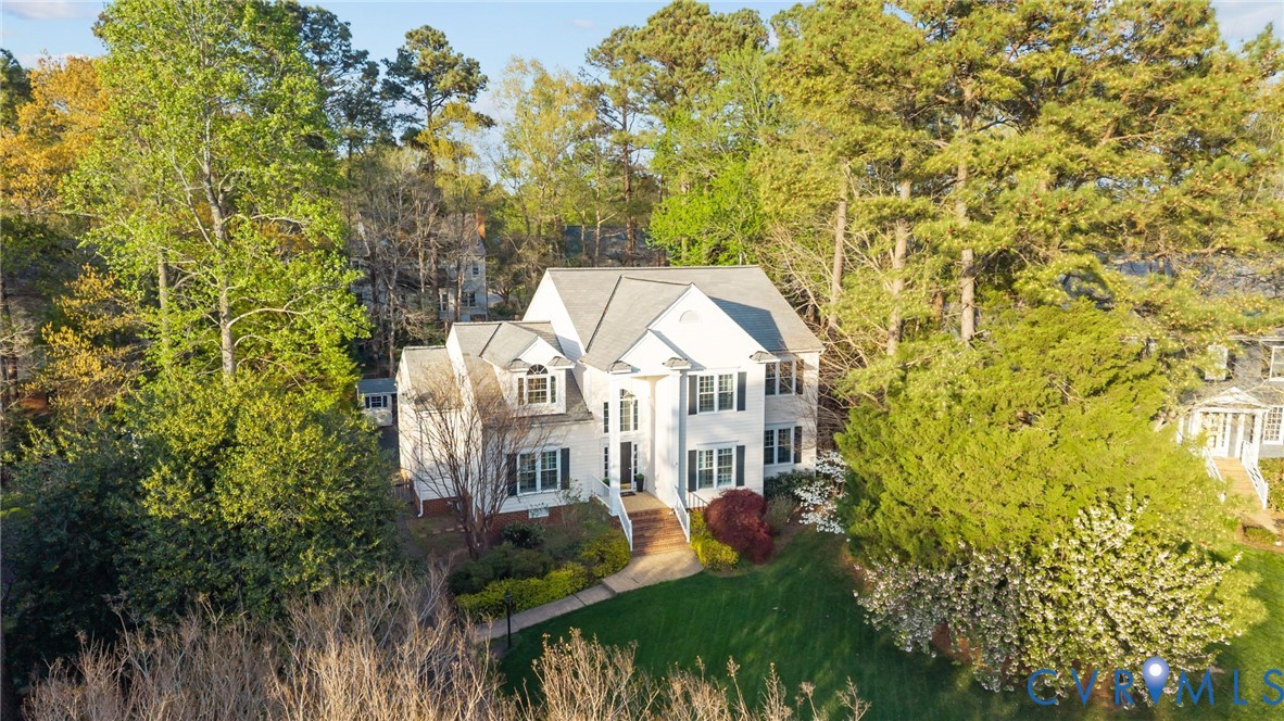 3809 Houndstooth Court