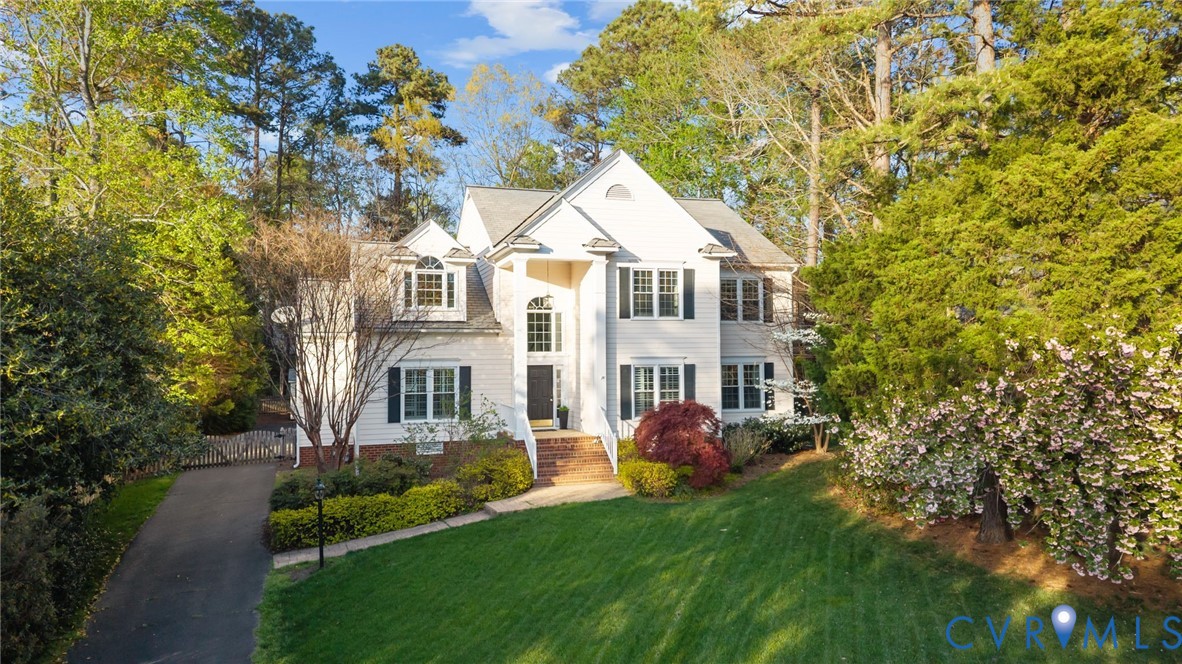 3809 Houndstooth Court