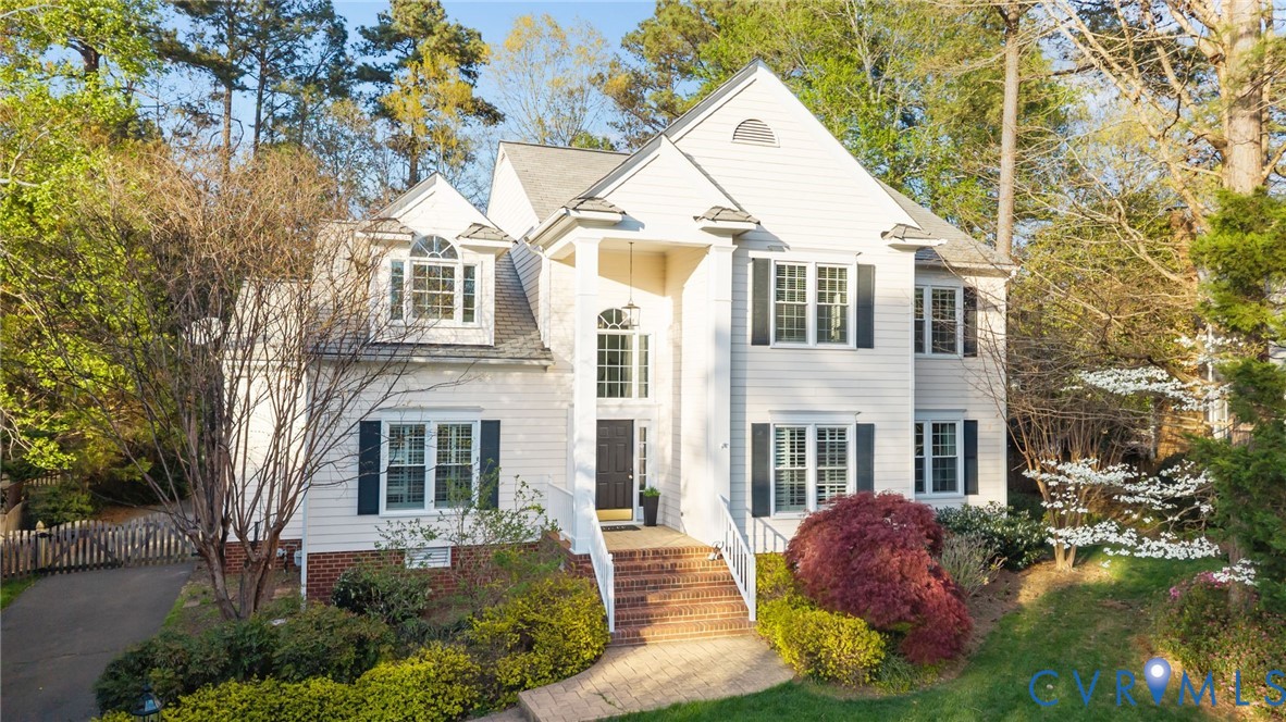 3809 Houndstooth Court