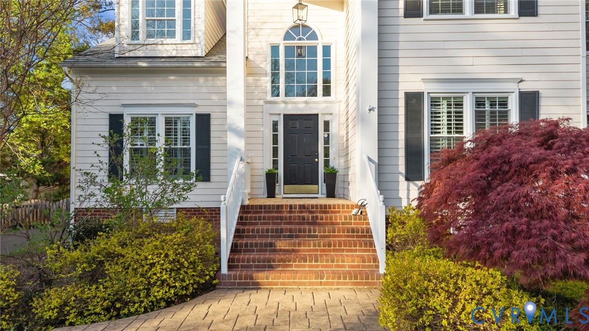 3809 Houndstooth Court