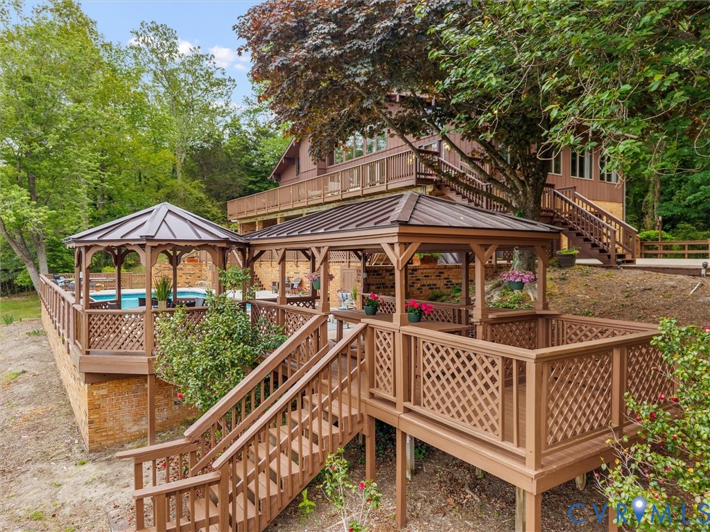310 Green Point Lane