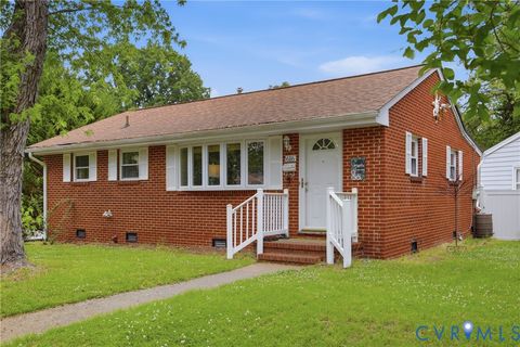 Photo of 616 Pinehurst Avenue, Colonial Heights, VA 23834 (MLS # 2613566)
