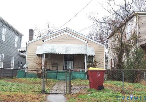 Photo of 1447 Ferndale Avenue, Petersburg, VA 23803 (MLS # 2600313)