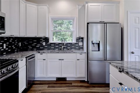 Tiny photo for 12304 Stone's Run Way, New Kent, VA 23124 (MLS # 2616635)
