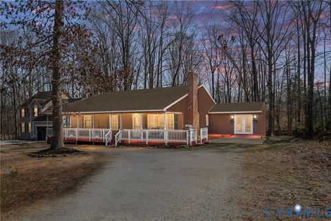 Photo of 861 Campers Lane, Ruther Glen, VA 22546 (MLS # 2605761)