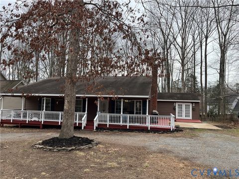 Photo of 861 Campers Lane, Ruther Glen, VA 22546 (MLS # 2605761)
