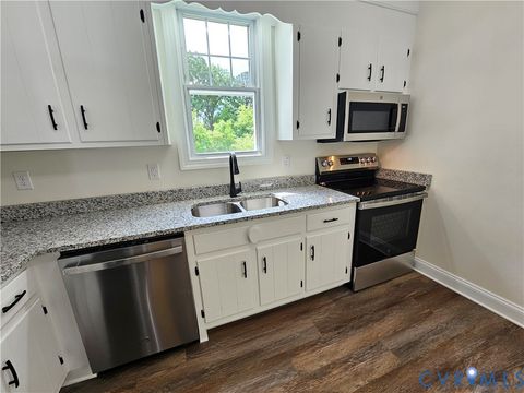 Tiny photo for 913 W Osborn Road, Farmville, VA 23901 (MLS # 2611591)