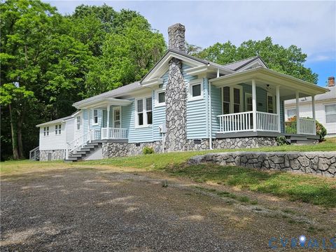 Tiny photo for 913 W Osborn Road, Farmville, VA 23901 (MLS # 2611591)
