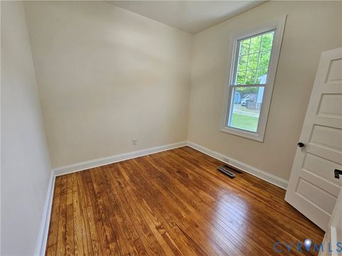 Tiny photo for 913 W Osborn Road, Farmville, VA 23901 (MLS # 2611591)