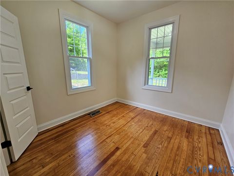 Tiny photo for 913 W Osborn Road, Farmville, VA 23901 (MLS # 2611591)