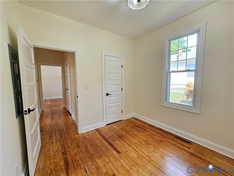 Tiny photo for 913 W Osborn Road, Farmville, VA 23901 (MLS # 2611591)