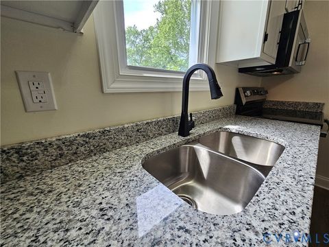 Tiny photo for 913 W Osborn Road, Farmville, VA 23901 (MLS # 2611591)
