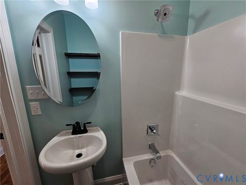 Tiny photo for 913 W Osborn Road, Farmville, VA 23901 (MLS # 2611591)