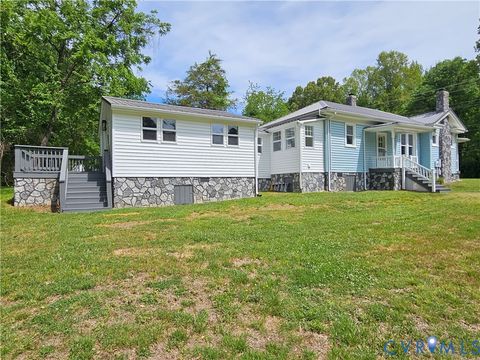 Tiny photo for 913 W Osborn Road, Farmville, VA 23901 (MLS # 2611591)