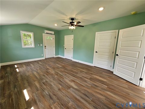 Tiny photo for 913 W Osborn Road, Farmville, VA 23901 (MLS # 2611591)