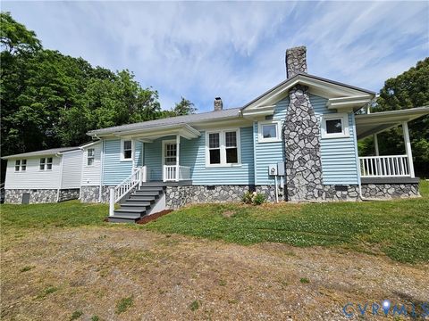Tiny photo for 913 W Osborn Road, Farmville, VA 23901 (MLS # 2611591)