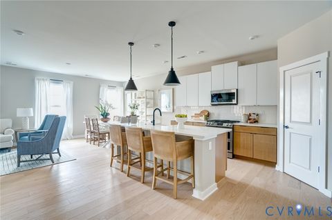 Tiny photo for 16006 Canoe Pointe Loop, Moseley, VA 23120 (MLS # 2605708)