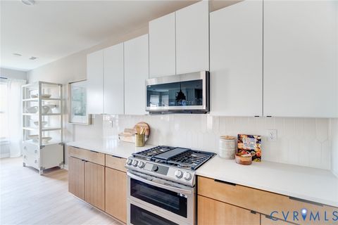 Tiny photo for 16006 Canoe Pointe Loop, Moseley, VA 23120 (MLS # 2605708)