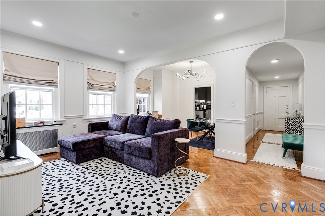 5621 Cary Street Road U206