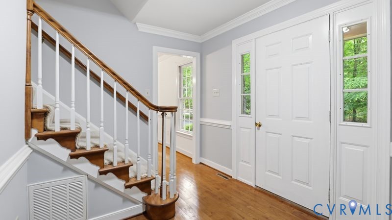 8407 Knollwood Court
