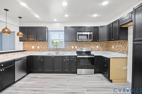 Tiny photo for 522 S Jefferson Street, Petersburg, VA 23803 (MLS # 2601817)