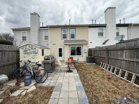 Tiny photo for 717 Goodard Drive, Virginia Beach, VA 23454 (MLS # 2604104)