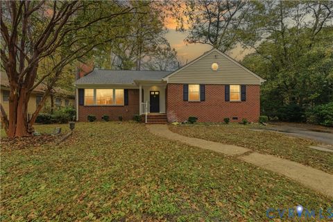 Photo of 2011 Cumberland Ave Ave, Petersburg, VA 23805 (MLS # 2530896)