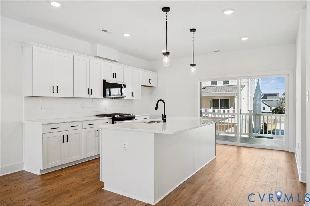 12028 Flowering Lavender Loop