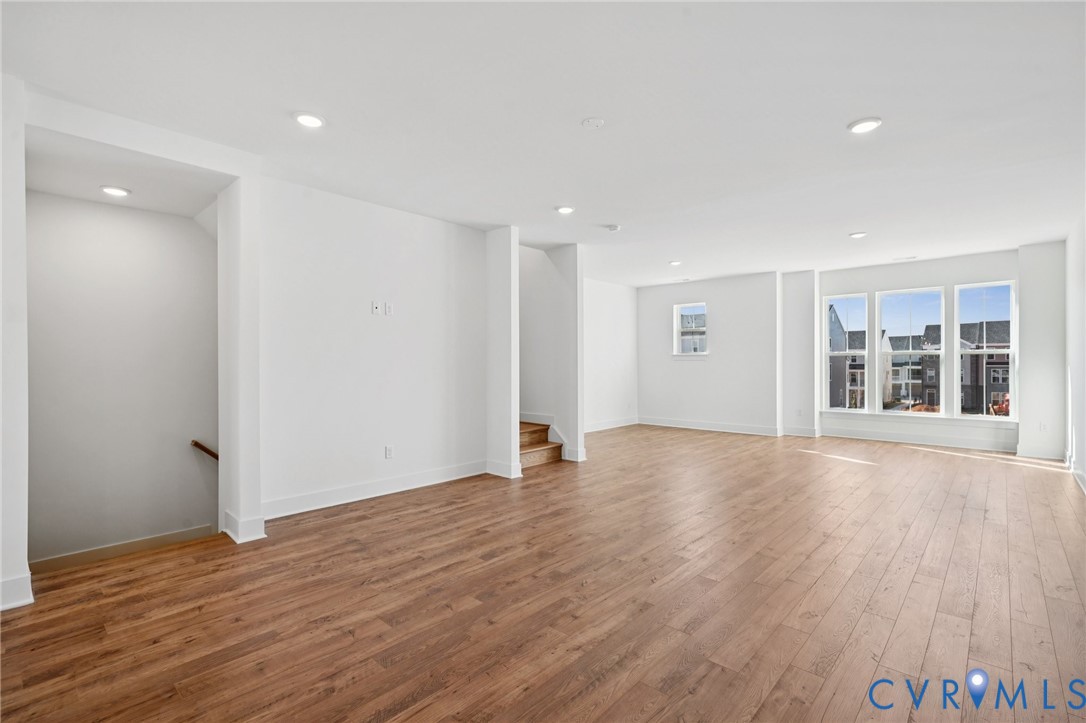 12028 Flowering Lavender Loop